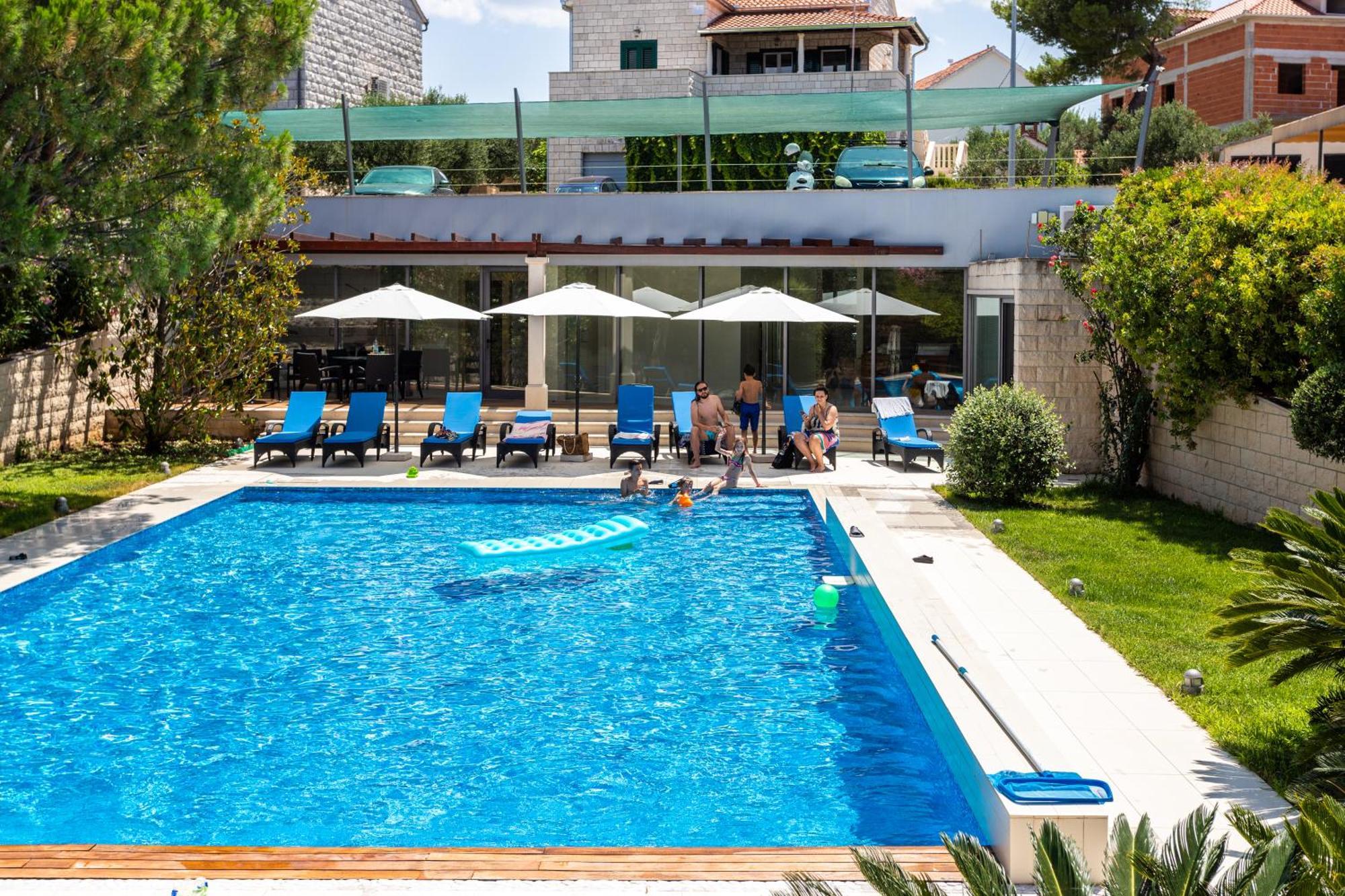 Villa Keti Apartments Pool & Wellness Splitska Exterior photo